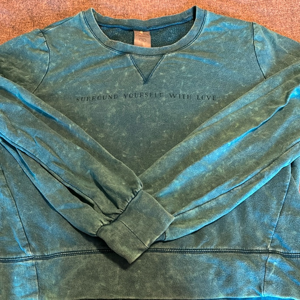 CALIA by Carrie Underwood Green Washed Long Sleeve Crewneck